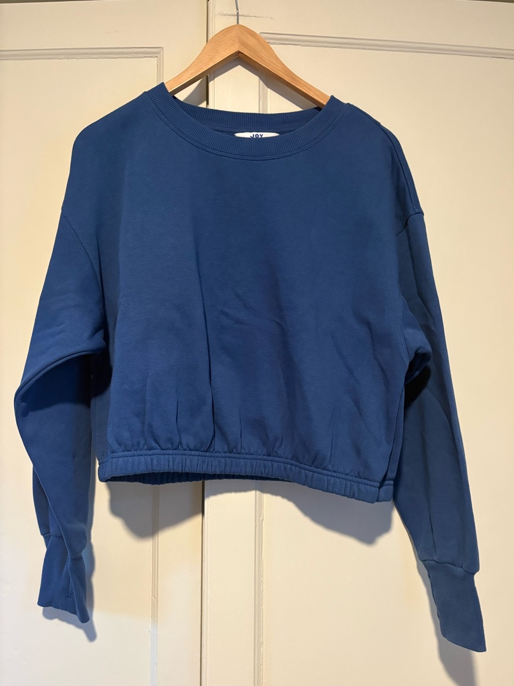 JoyLab Blue Cropped Crew Neck Sweatshirt with Elastic Waistband